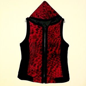 ZENERGY by Chico  size 3 hooded red and black quilted vest